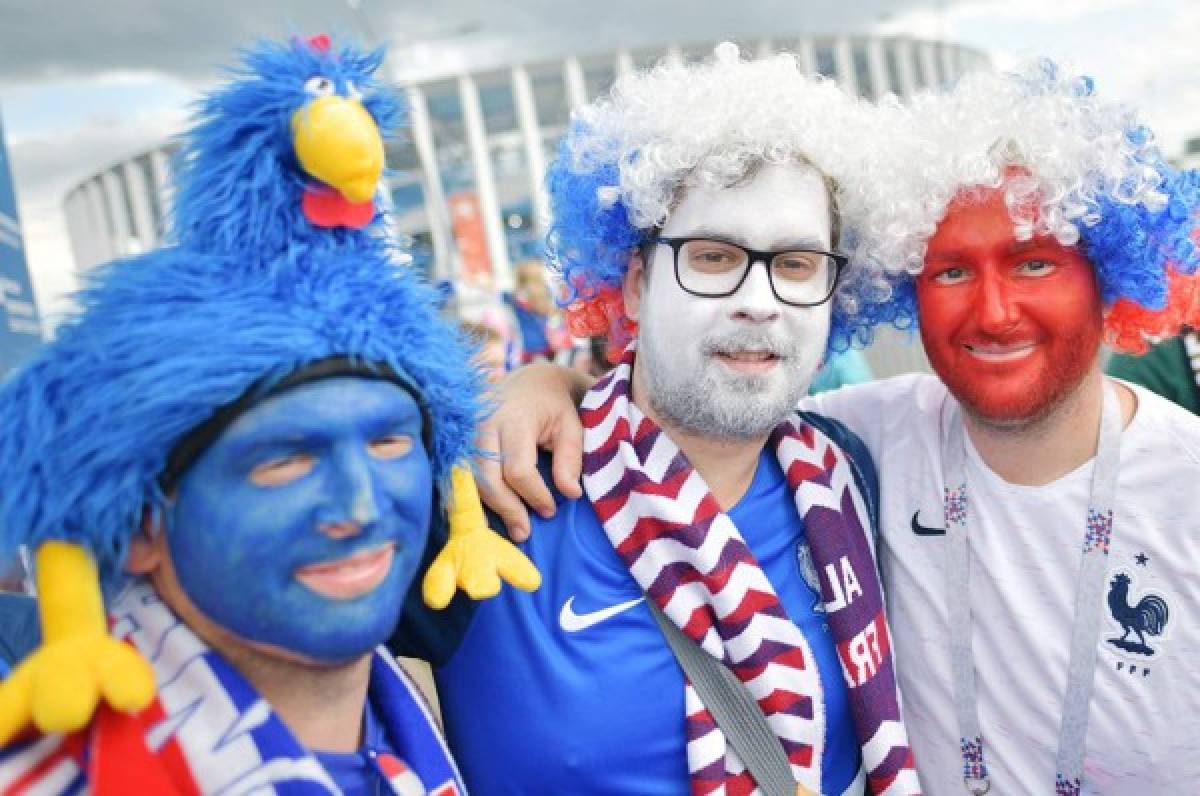 Los aficionados franceses presentes en el estadio previo al partido contra Uruguay.