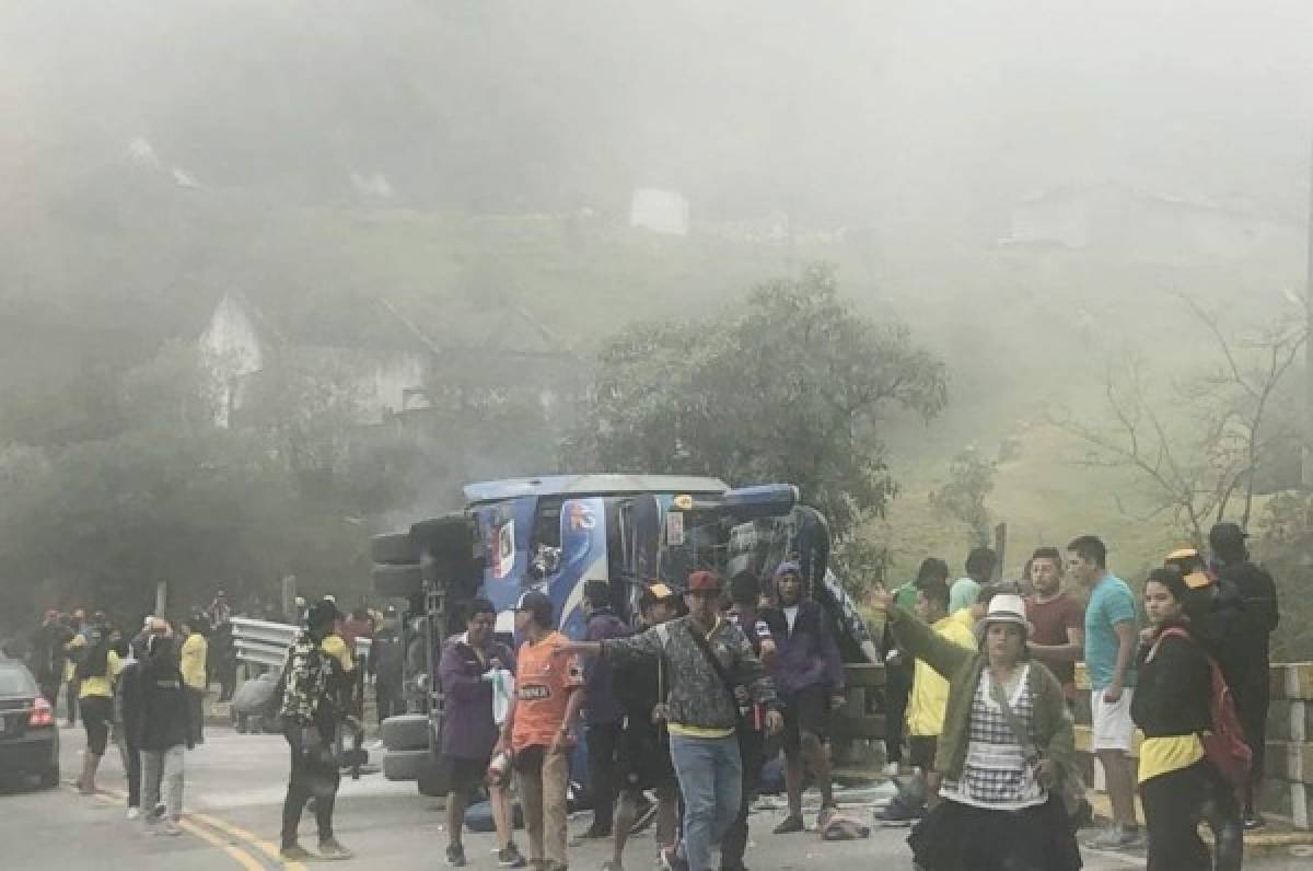 Diez aficionados de Barcelona mueren en accidente de tránsito en Ecuador