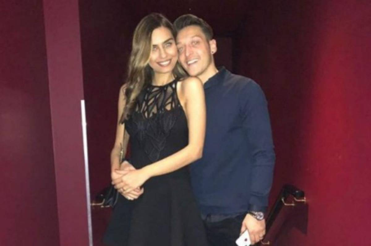 Mesut Özil declara su amor por una hermosa Miss Turquía