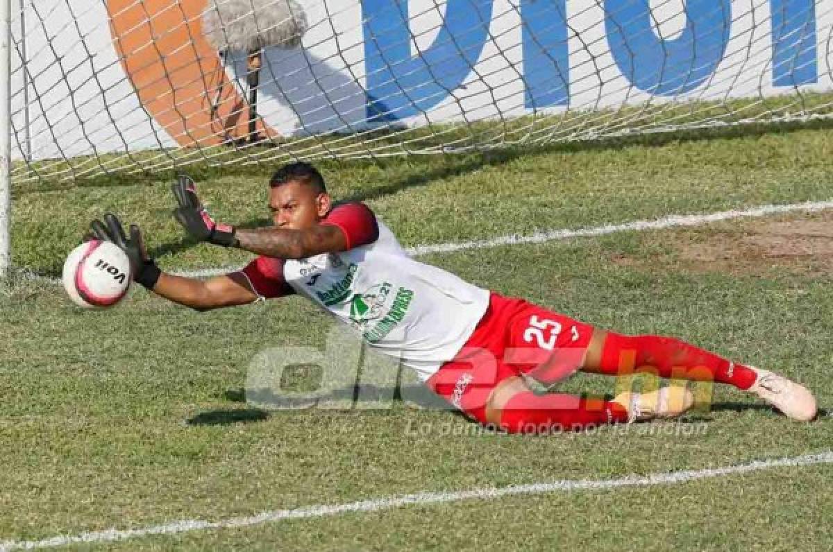 Denovan Torres, la muralla que se encontrarán los bombarderos del Santos Laguna