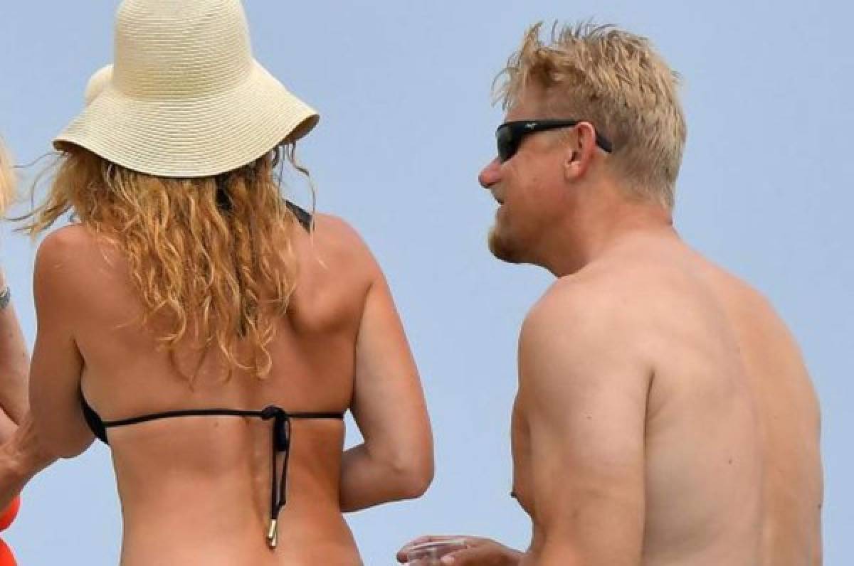 ¿Se le pasó la mano? Así captan a Peter Schmeichel, ex estrella del Manchester United con su novia