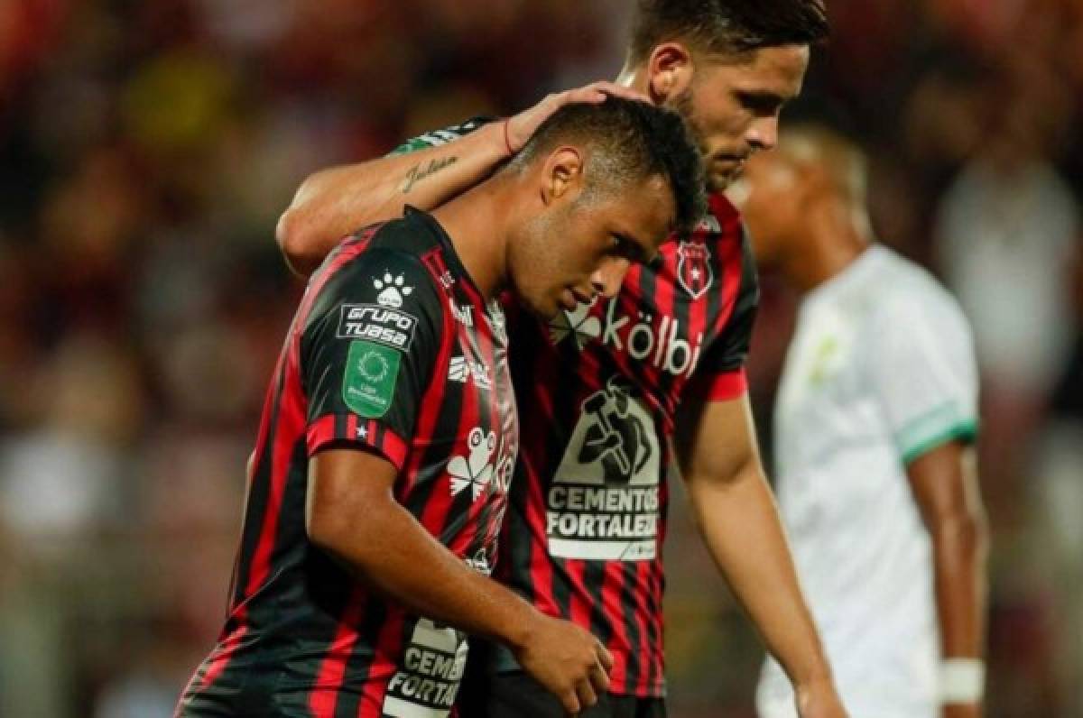 Aficionados del Alajuelense piden en redes sociales la salida de Alex López