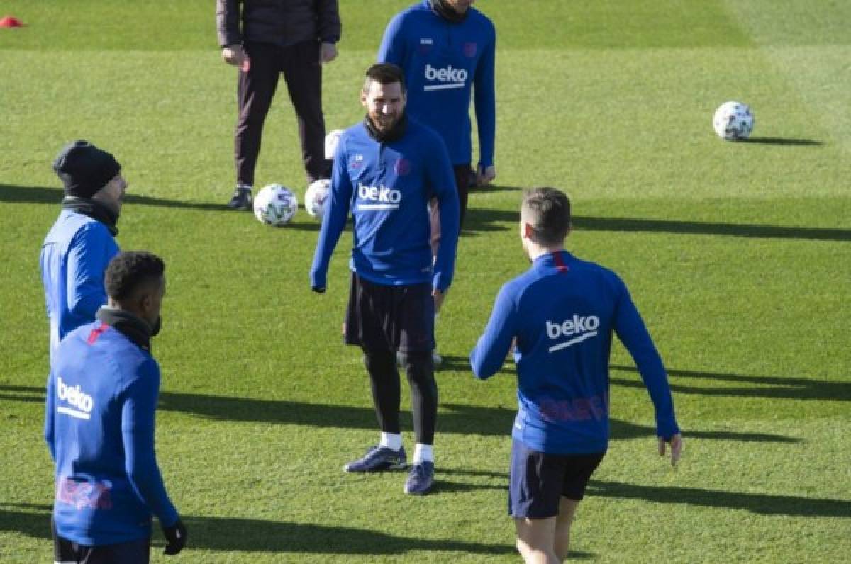 El gran gesto de Lionel Messi con varios niños, la selfie y la burla de Vidal en Barcelona