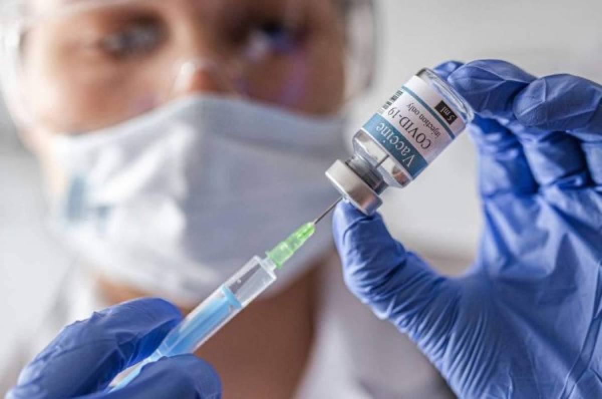 Lo confirman: La nueva vacuna contra el coronavirus que estará lista en 'tres o cuatro semanas'