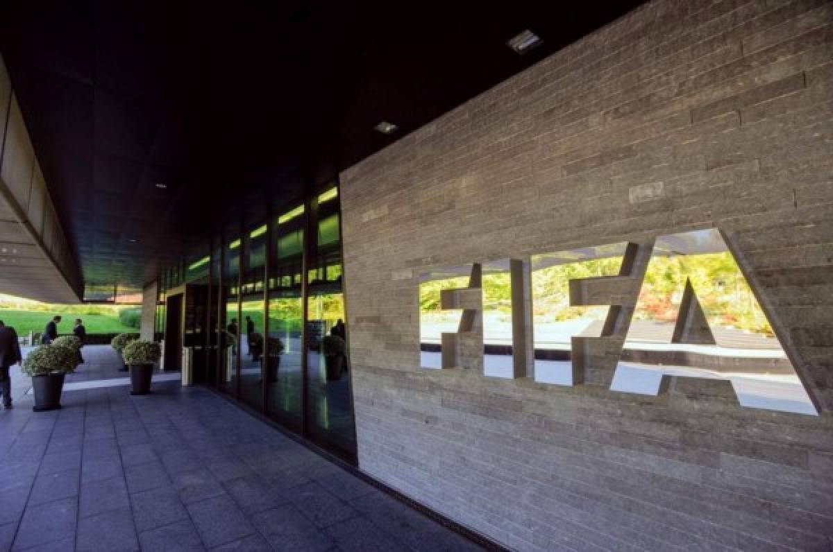 La FIFA suspende de por vida a ocho futbolistas por amaño de partidos