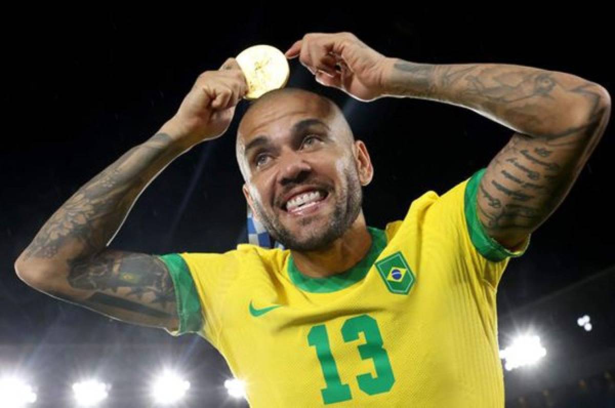 El sorpresivo anuncio del brasileño Dani Alves tras quedarse sin equipo: ''No es sobre dinero...''