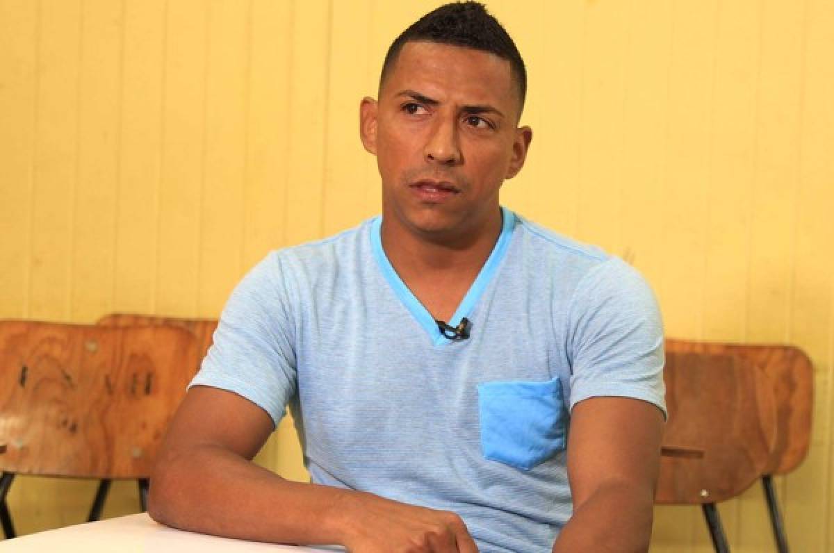 El futbolista Luis Guzmán se encuentra estable, pero siempre respirando con ayuda de oxígeno