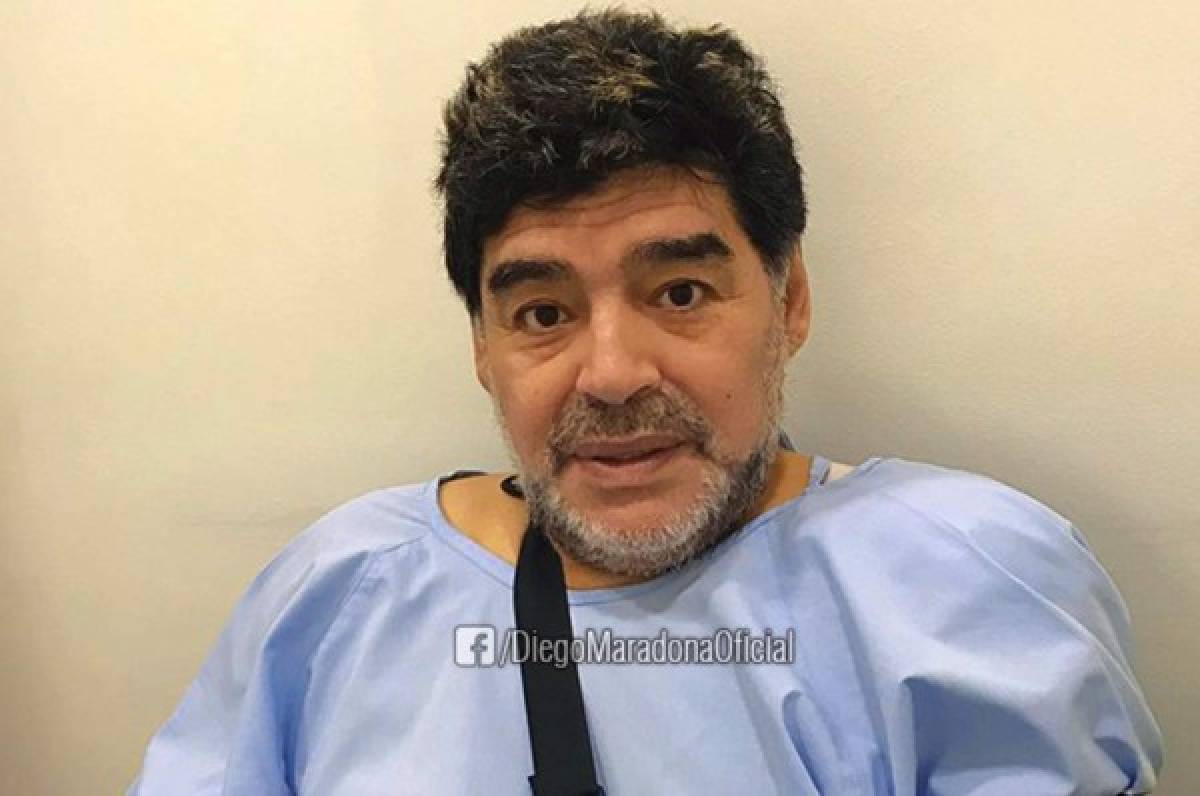 Maradona fue sometido a una operación en el hombro izquierdo