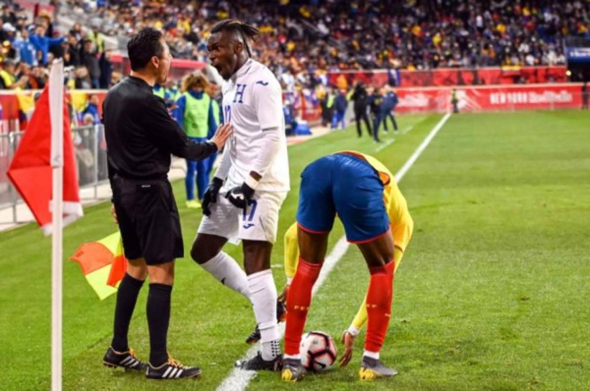 NO SE VIO EN TV: La furia de Alberth Elis contra un árbitro y el 'Bolillo' sorpendió a Coito