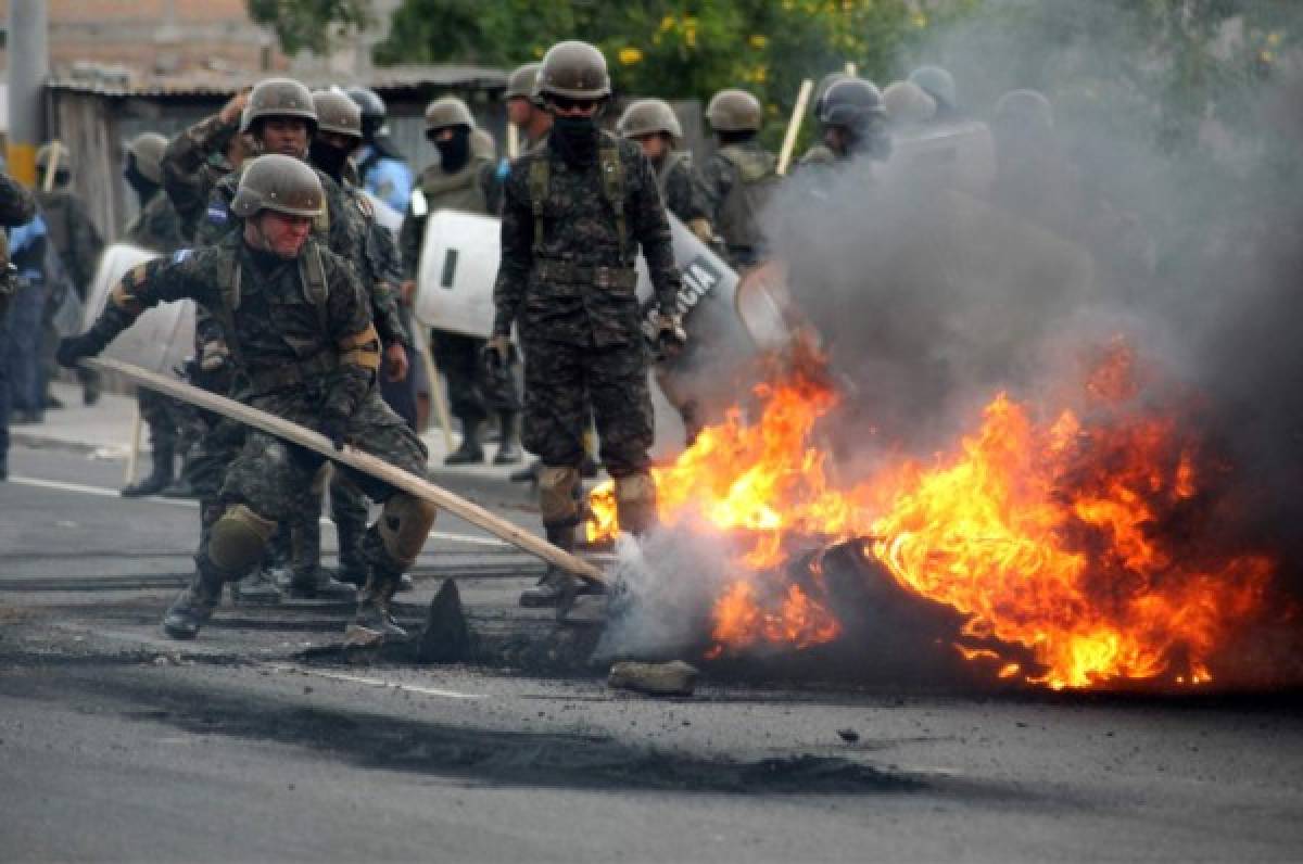 INFORME ESPECIAL: Manifestantes bloquean rutas en Honduras en protesta por reelección presidencial