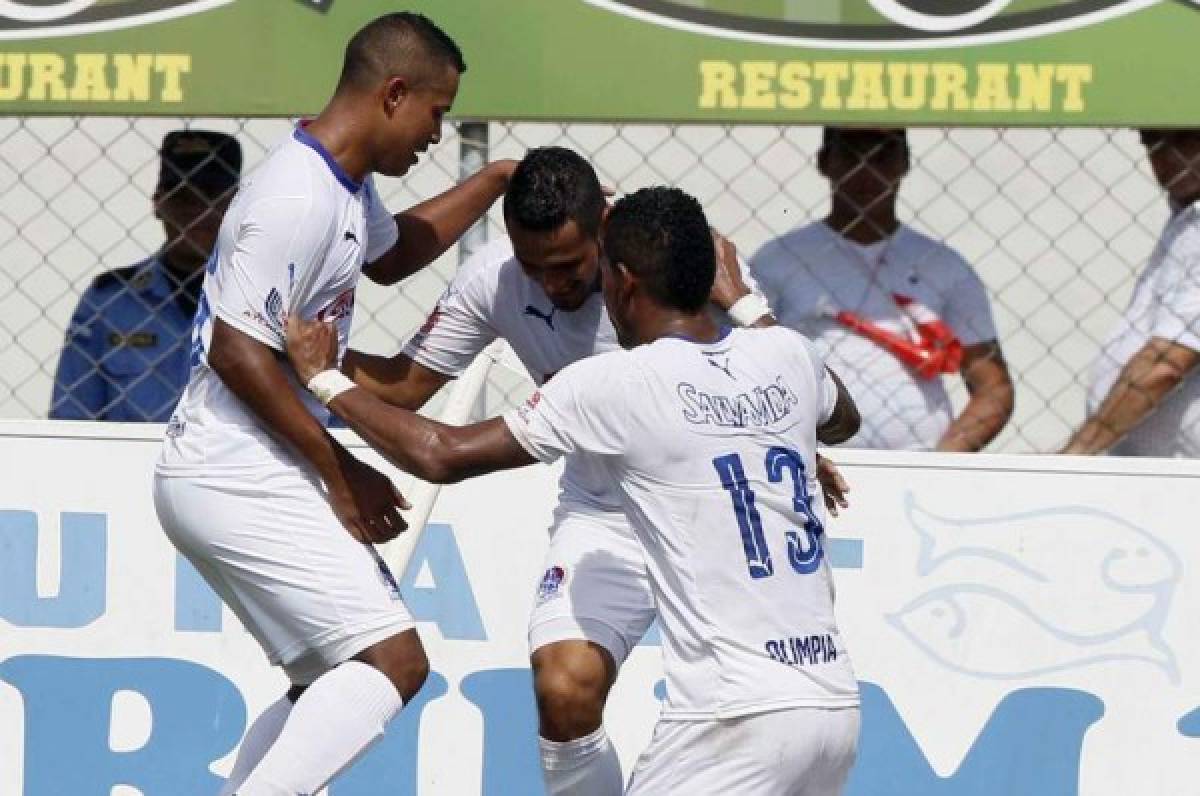 El Olimpia se puso arriba en el marcador con gol de Alex López pero al minuto le empató el Juticalpa con anotación de Horacio Parham. Foto DIEZ
