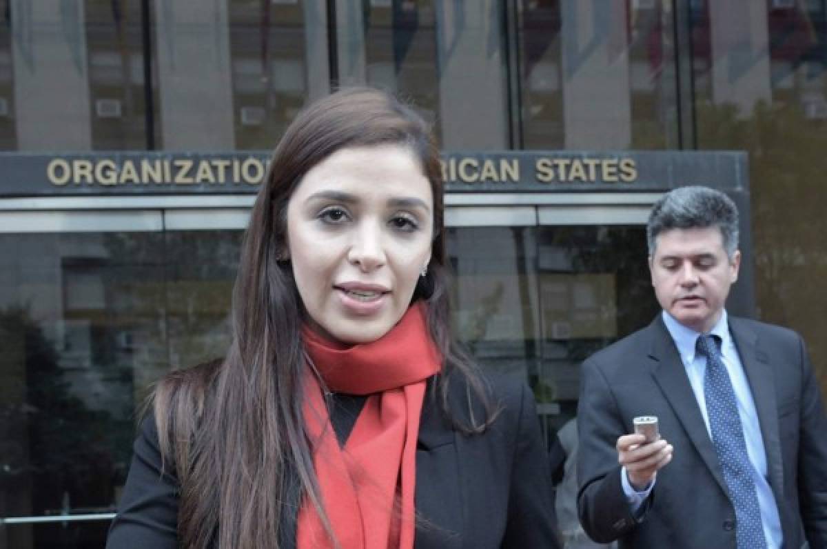 La bella esposa de 'El Chapo Guzmán' que podría convertirse en el arma secreta de su defensa