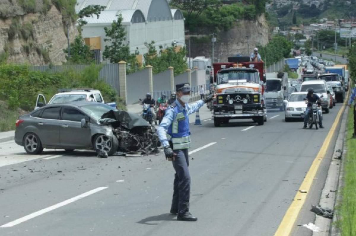 Así quedó el automóvil de Mayron Flores, jugador del Olimpia, tras sufrir accidente de tránsito