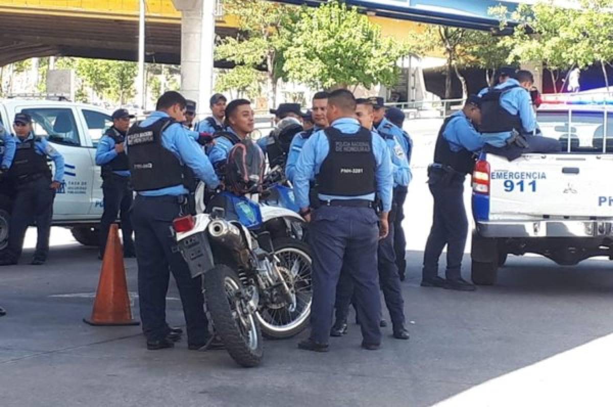 En fotos: El fuerte resguardo policial a Motagua en su viaje a Comayagua
