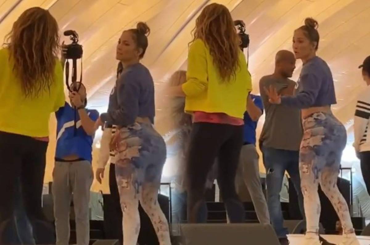 Así fue como Jennifer Lopez le enseñó a Shakira a mover las caderas antes del Super Bowl