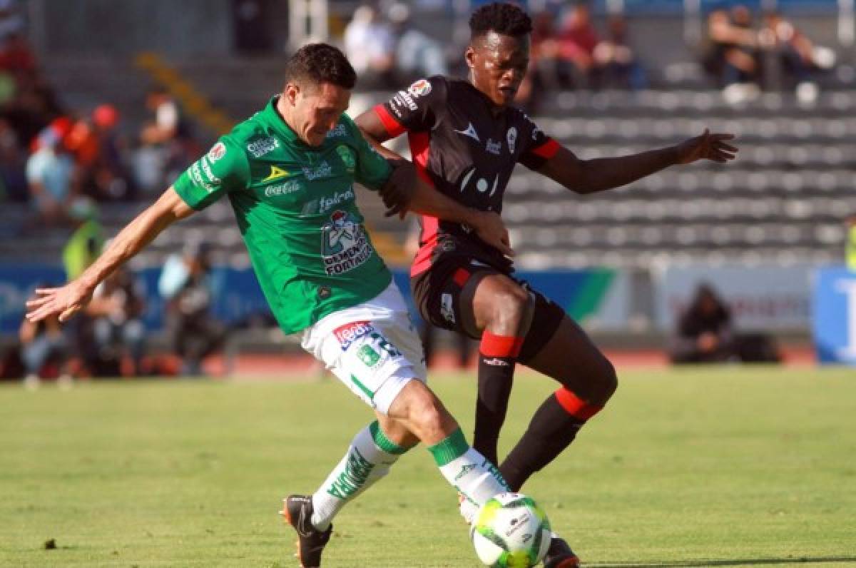 Lobos BUAP de Chirinos y Crisanto cae ante León, que es nuevo líder en México