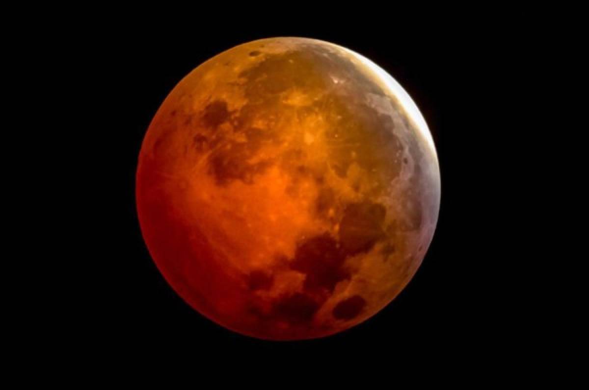 Honduras podrá ver la 'Luna roja': la mejor hora para no perderse el fenómeno natural esta madrugada