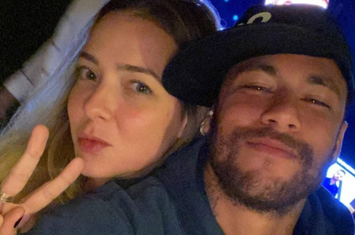 Le responde su pareja: Neymar y su hermoso escrito a la mamá de su hijo, Carolina Dantas