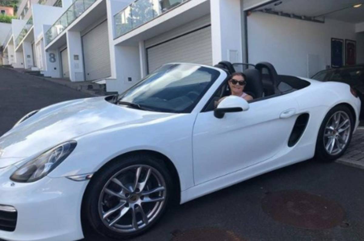 El lujoso carro de 70,000 dólares que conduce la mamá de Cristiano Ronaldo