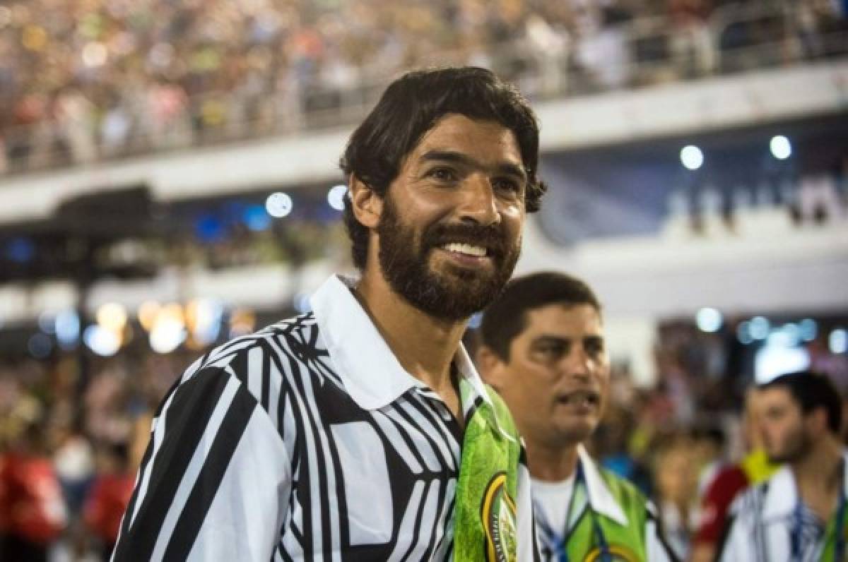 'Loco' Abreu prepara su vuelta al fútbol de El Salvador