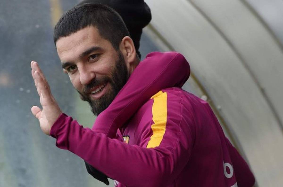 Oficial: Arda Turan se convierte en la primera baja del FC Barcelona