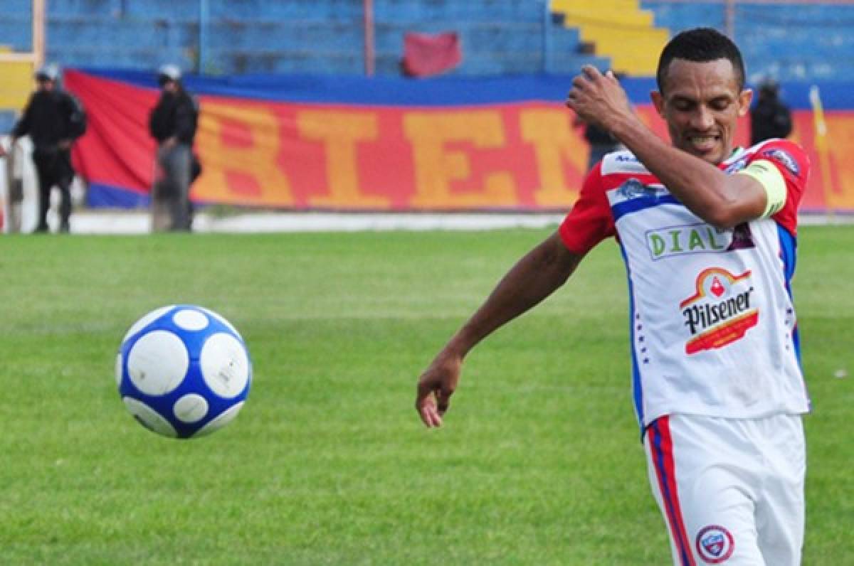 El hondureño Willian Reyes es puesto como transferible en el Luis Ángel Firpo