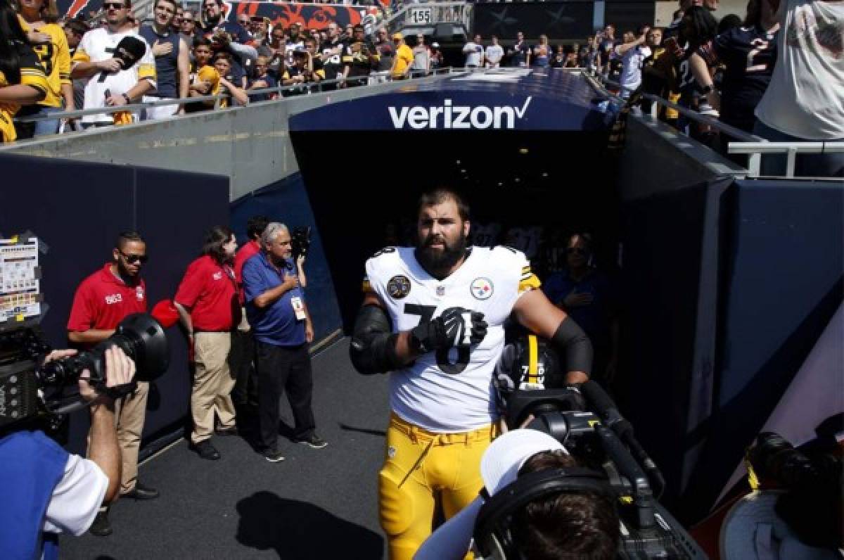 Jugador hispano-americano no acompaña a las protestas de la NFL y su camisa es la más vendida