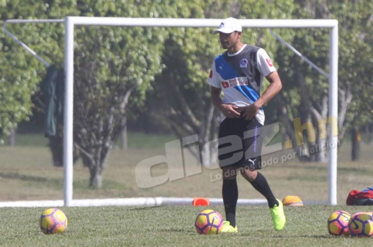 Noel Valladares entrena a los porteros en el Olimpia