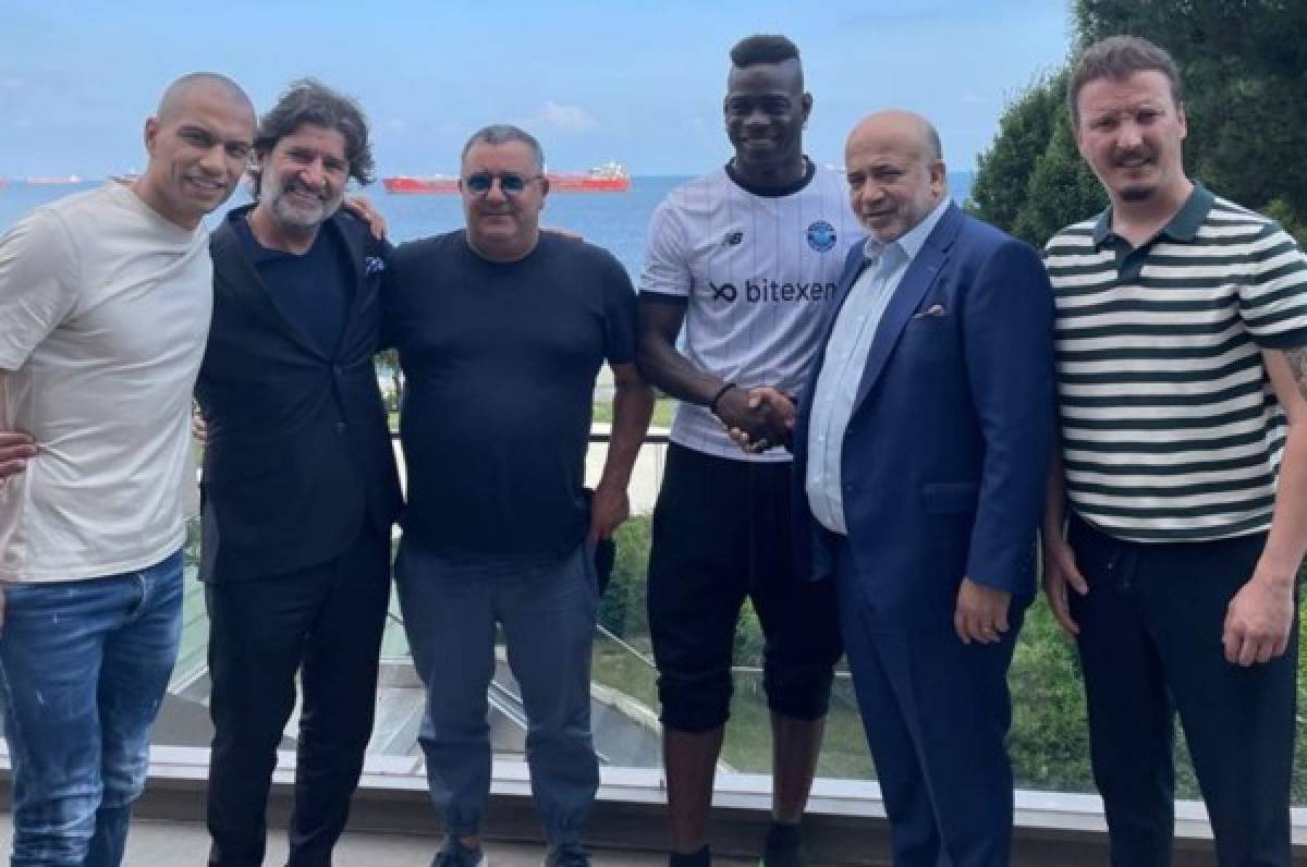 Mario Balotelli no puede salir de su declive, ahora ficha por el modesto equipo Adana Demirspor turco