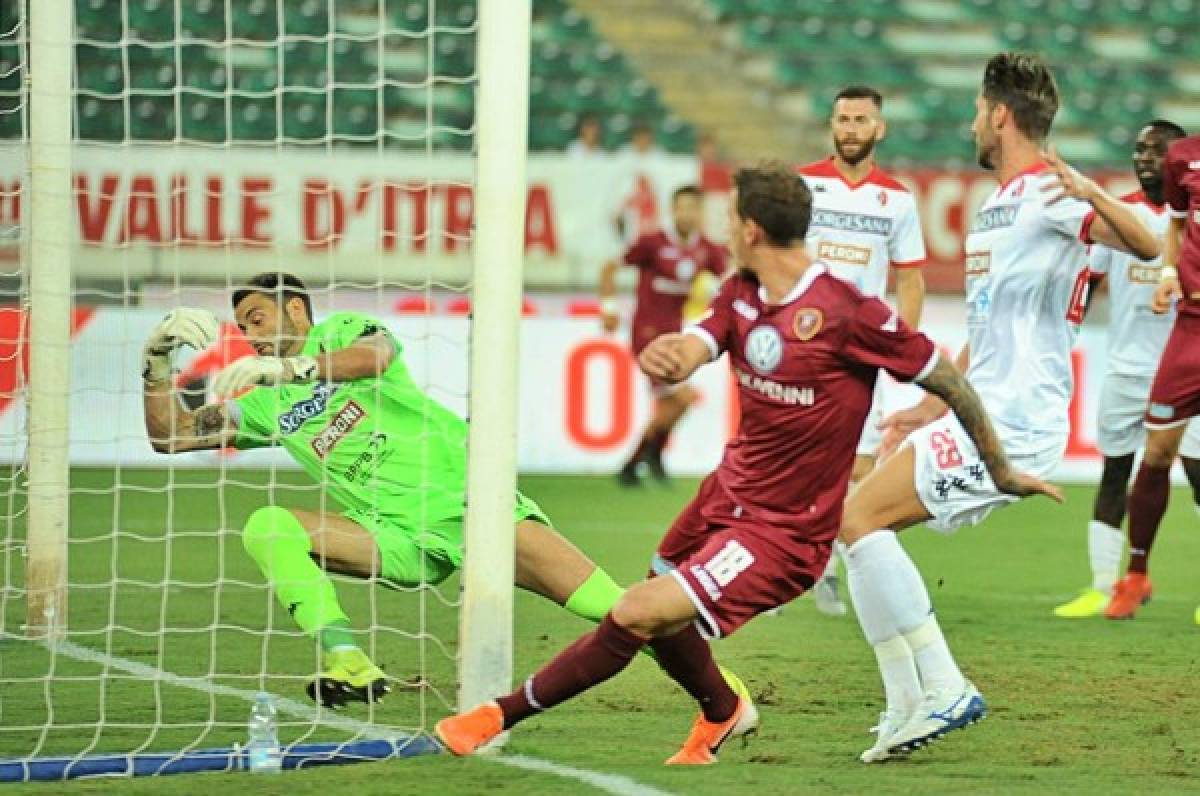 Rigoberto Rivas se queda en la banca en empate de la Reggina ante el Bari por la Serie C de Italia