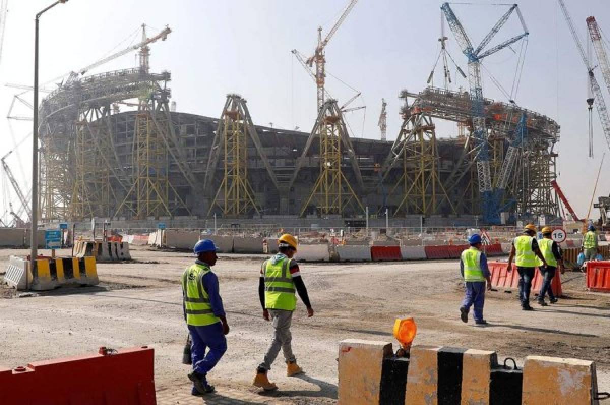 La construcción de estadios de Qatar-2022 continúa pese a la pandemia de coronavirus