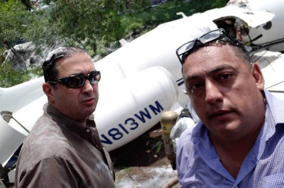Pedro Atala ayuda a los pasajeros del avión accidentado en Tegucigalpa