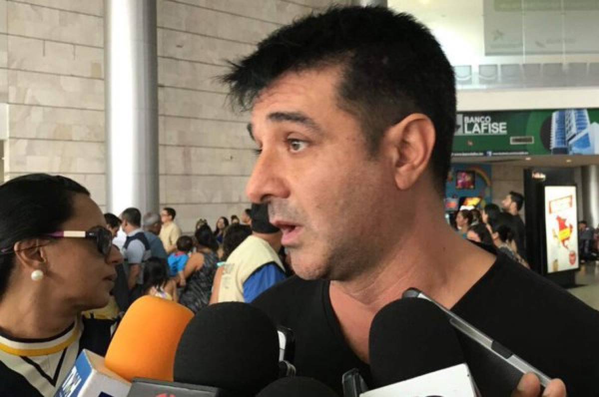 Diego Vázquez llega a Honduras y evita hablar de su renovación