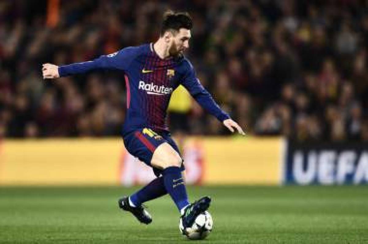 Lionel Messi es la gran figura del Barcelona. Quiere anotarle a la Roma.
