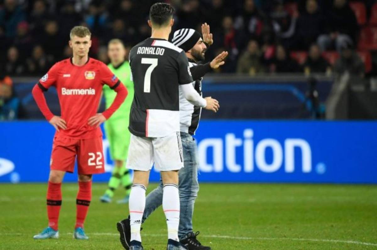 Fotos: Bronca de Cristiano Ronaldo tras ser agarrado del cuello por un hincha; quería una selfie