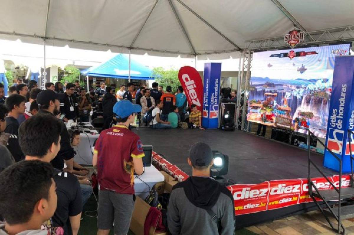 En medio de un gran ambiente arranca el torneo Smash Diez 2019 en Tegucigalpa