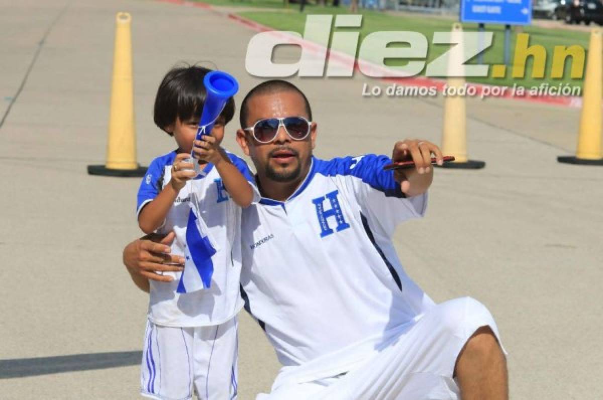 ¿Quién es la rubia? Belleza y fervor previo al Honduras-Canadá