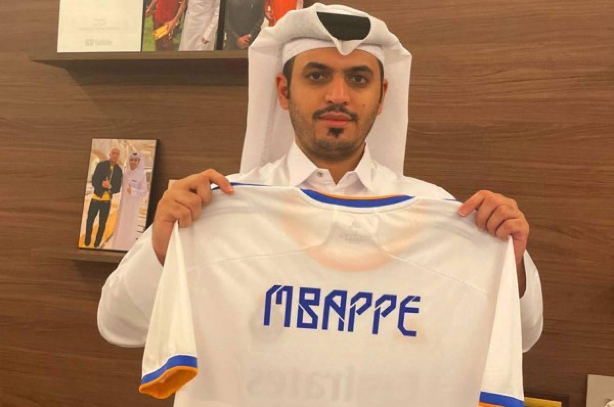 Qatarí dispara las redes sociales al salir con una camiseta del Real Madrid de Mbappé