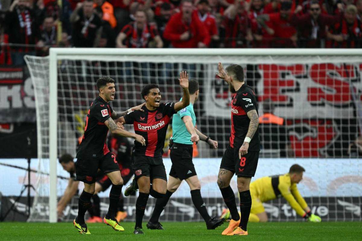 Xabi Alonso sigue siendo el rey: Bayer Leverkusen rescata el empate en la última jugada y así continúa su invicto histórico