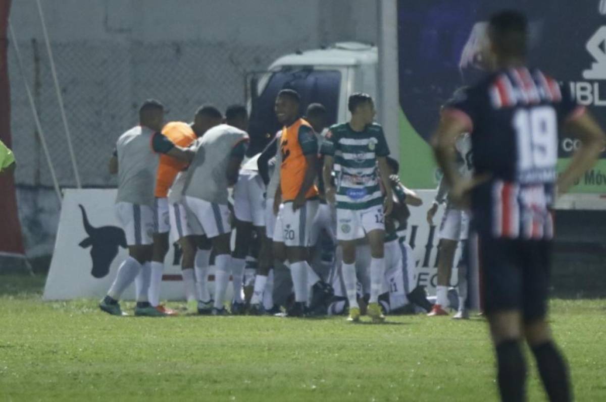 Juticalpa sentenció la eliminatoria en el primer tiempo con tres goles antes de los 20 minutos. FOTO: Neptalí Romero