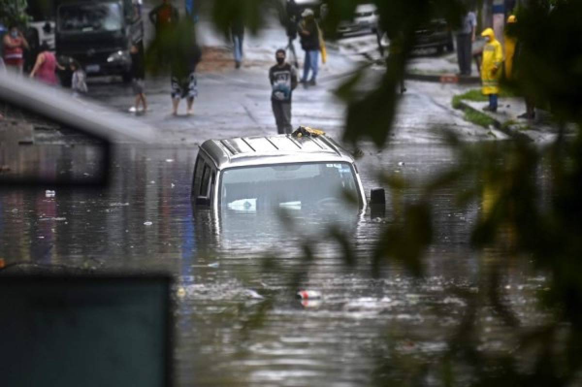 Impactantes imágenes de la tormenta que arrasó en El Salvador y dejó pérdidas humanas