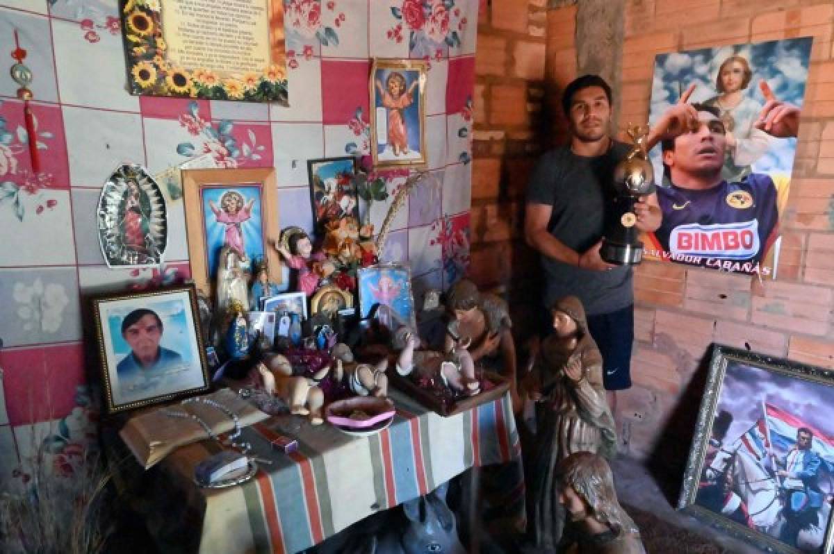 Sin lujos, muy humilde y en casa de su papá: Así vive el paraguayo Salvador Cabañas