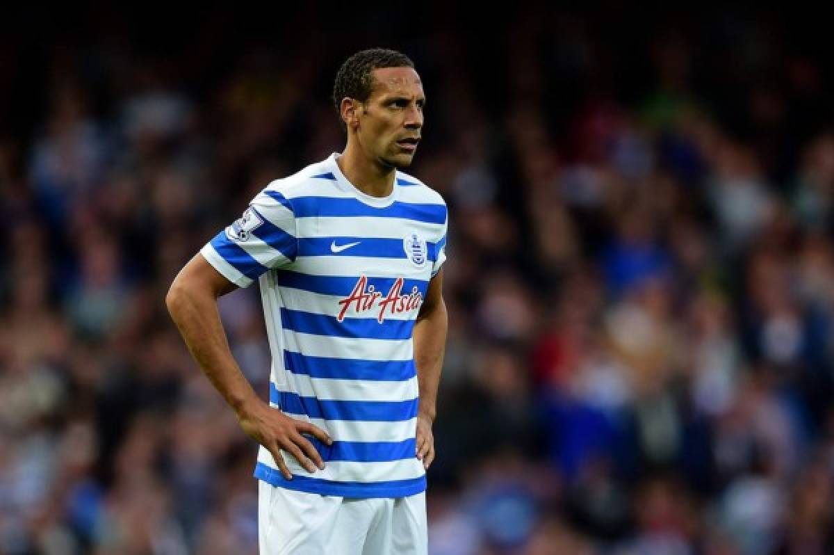 Rio Ferdinand fue suspendido tres partidos por un insulto en Twitter