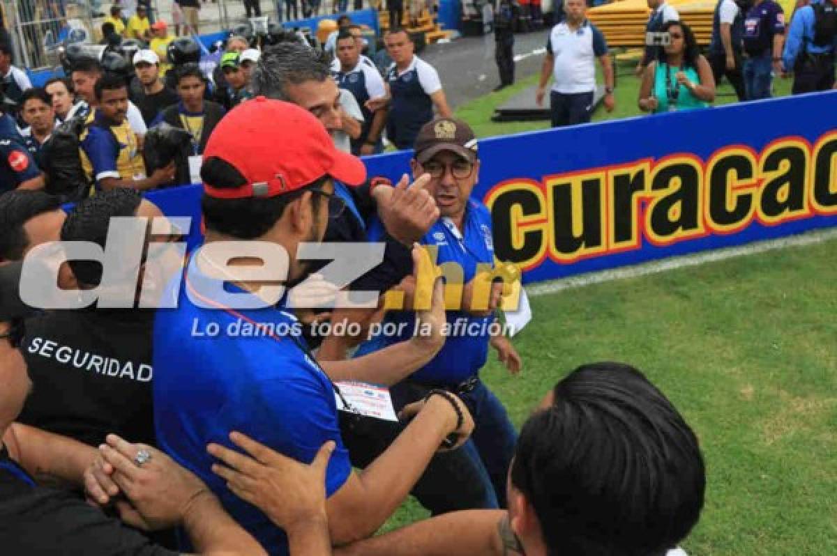 FOTOS: Golpes entre Diego Vázquez y Osman Madrid en el zafarrancho de la Gran Final entre Olimpia y Motagua