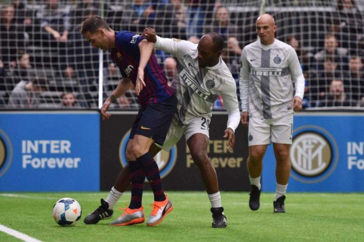 FOTOS: David Suazo se codea con exestrellas del Inter y Barcelona