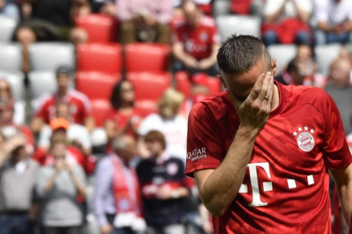 NO SE VIO EN TV: Ribéry celebra a lo CR7, el desliz de Robben y el gran mosaico del Bayern Munich en su despedida