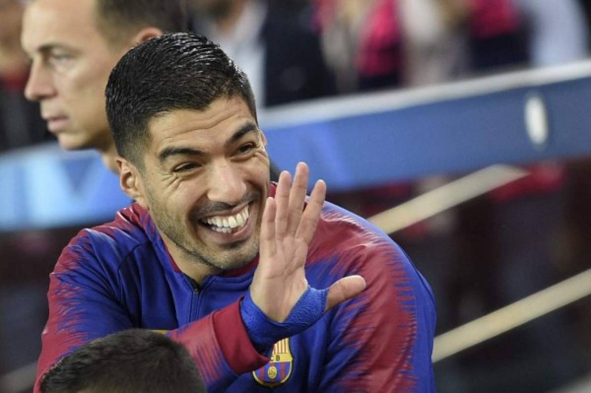 NO VISTE EN TV: El beso de Suárez y así reaccionó Messi y su hijo en el Camp Nou