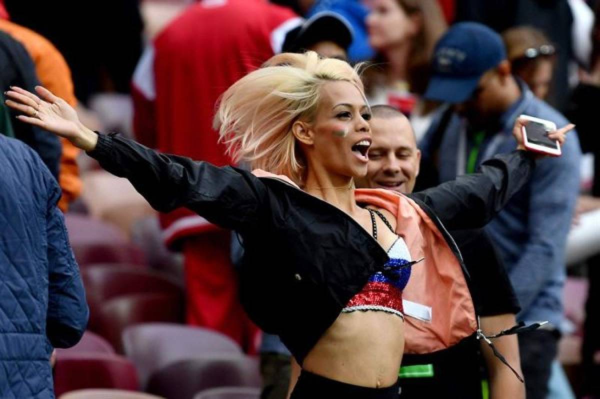 NO SE VIO EN TV: Encapuchados, la mexicana y la hermosa rusa en el primer partido del Mundial 2018