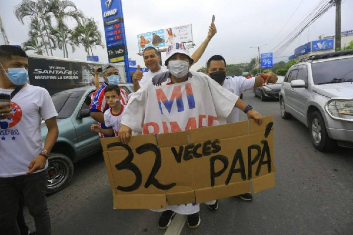 Hasta un legionario celebró la copa 32: Las otras imágenes del tremendo festejo del Olimpia