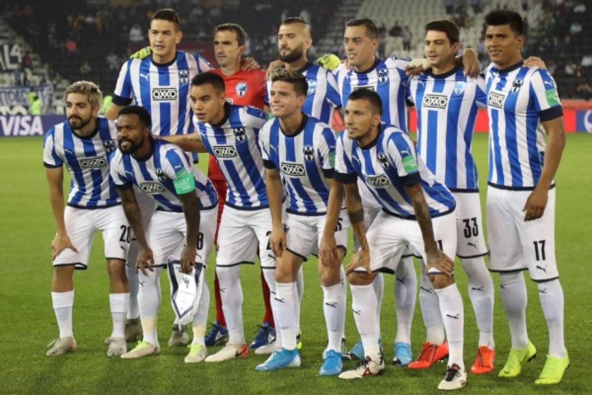 Monterrey's starting eleven pose for a group picture ahead of the 2019 FIFA Club World Cup quarter-final football match between Monterrey and al-Sadd at Jassim Bin Hamad Stadium in Doha on December 14, 2019. (Photo by KARIM JAAFAR / AFP)